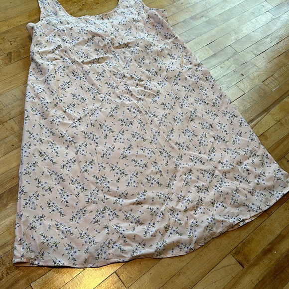 AEO Floral Dress - Picture 3 of 8